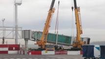 Imagen de Instalaron la manga telescópica en el aeropuerto de Neuquén