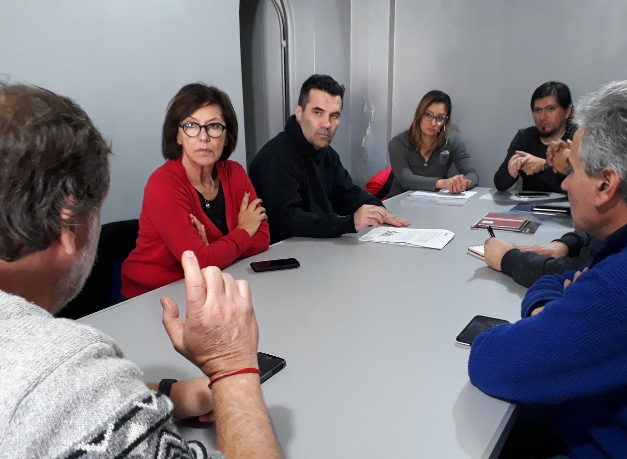 La candidata a senadora dio a conocer la situación del personal de la AIC. Foto prensa Darío Martínez