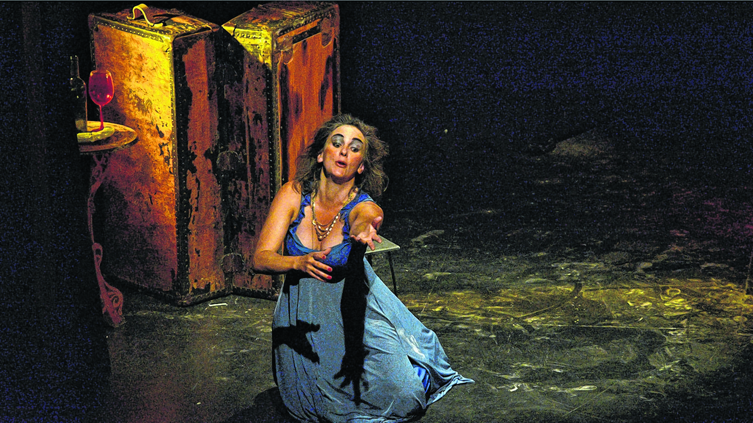 “Hamlet, la herencia de la carne”, de Baco Compañía Teatral sube a esta noche en la Biblioteca Sarmiento de Bariloche.