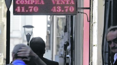 Para los economistas, la inflación y el dólar también se definen en las PASO