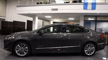 Ford Mondeo Vignale híbrido: es más fácil contar lo que no tiene