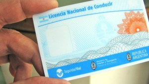 Le quitan la licencia al conductor que agredió a inspectoras de Bariloche