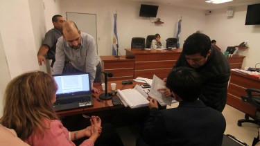 Seis meses de preventiva para los dos hombres que atacaron al taxista