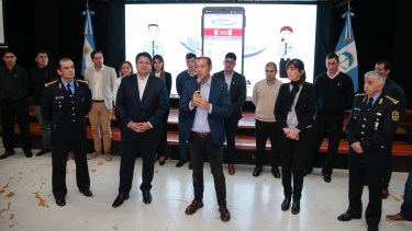 La App fue presentada por el gobernador y el jefe de la policía en Casa de Gobierno. 