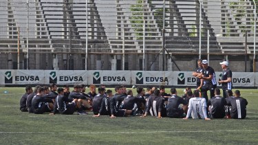 El plantel albinegro y el cuerpo técnico se volverán a ver las caras el lunes 15 de julio. (Foto: Archivo Juan Thomes)