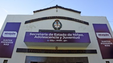 La recorrida por los pabellones de la ex U9 se realizó hoy a la mañana (Foto: Juan Thomes)