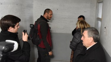 La recorrida por los pabellones de la ex U9 se realizó hoy a la mañana (Foto: Juan Thomes)