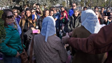 Las Madres de Plaza de Mayo de Neuquén. Foto: Juan Thomes