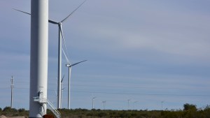 La energía renovable tuvo participación récord en 2023 con el 30% de la generación