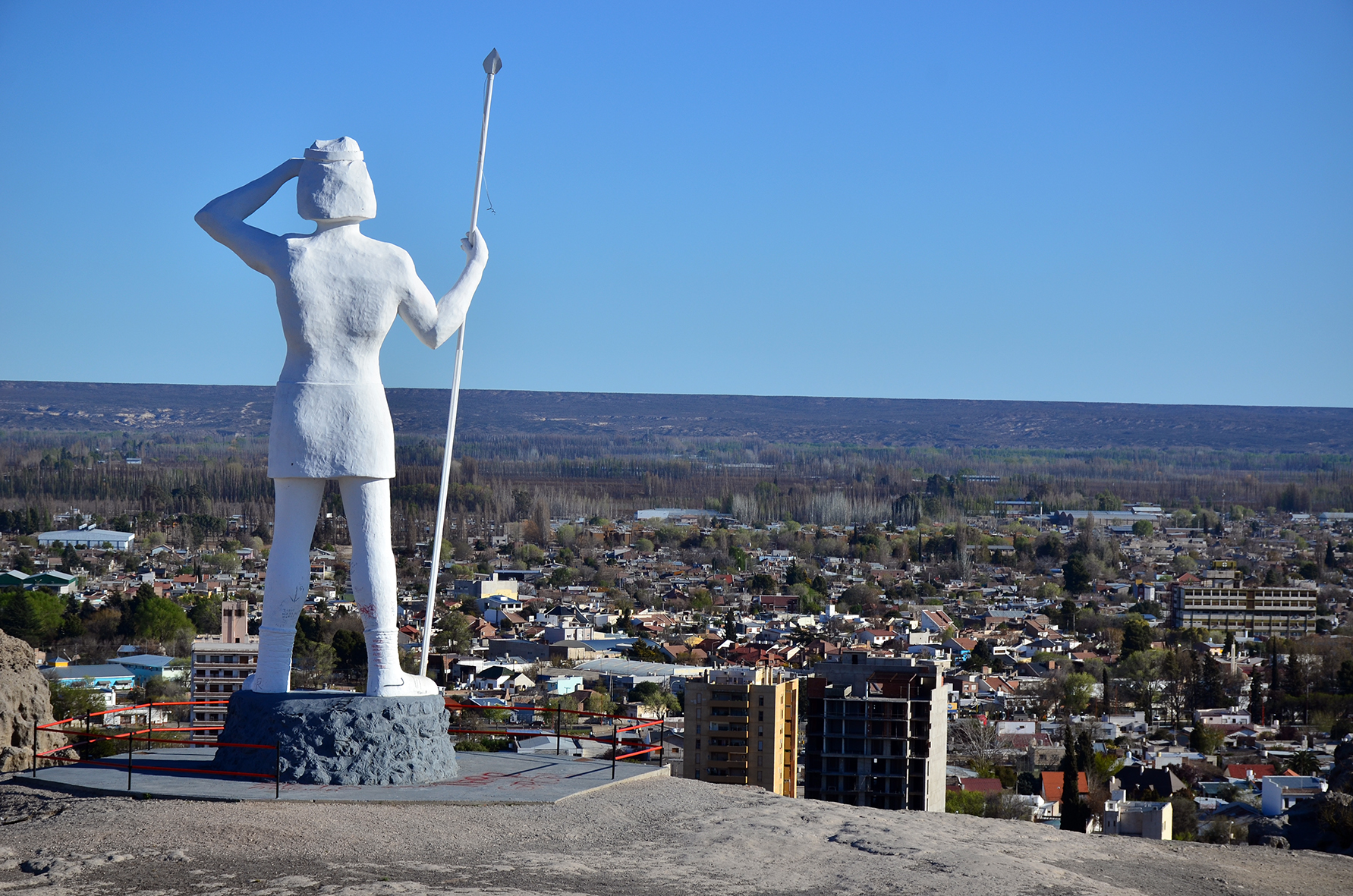 EGINA- INDIO COMAHUE- MONUMENTO HISTORICO