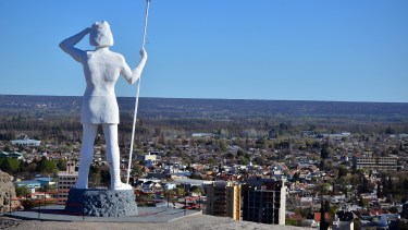 EGINA- INDIO COMAHUE- MONUMENTO HISTORICO