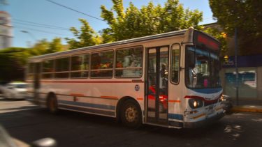 Río Negro garantiza su aporte al transporte público, pero se mantiene el conflicto