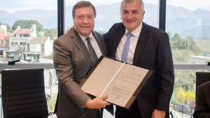 Llega Gerardo Morales a Bariloche para firmar un acuerdo con Invap