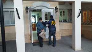 En un procedimiento de rutina dieron con un acusado de violación de Cutral Co