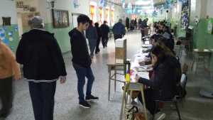 Vota Huergo: bajo porcentaje de votantes en el inicio