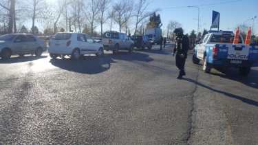 Cuatro vehículos chocaron en cadena sobre la Ruta 22 en Cutral Co