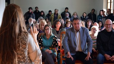 El acto se desarrolló en la sala de prensa de la municipalidad y estuvo el intendente Gustavo Gennuso. (Gentileza)