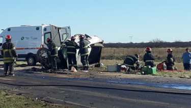 Río Colorado: un camión chocó de frente contra una camioneta