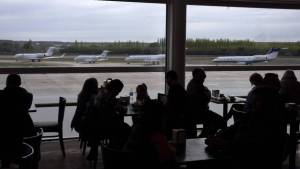 La medida de fuerza de los trabajadores aeronáuticos suma críticas y rechazos