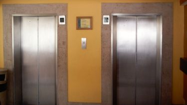 Ascensores y cortes de luz: qué hacer y qué evitar