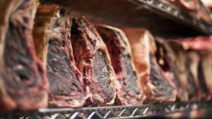 La carne «madurada» ya llegó a Cipolletti