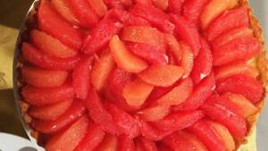 Tarta de pomelo rosado ideal para la merienda