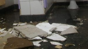 Ya son seis las escuelas de Neuquén en las que se cayó parte del techo