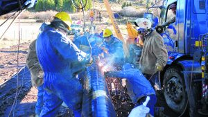 A un petrolero le cayó una herramienta en la mano y cobrará un millón y medio