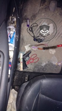 La policía secuestró el arma, dos balanzas de precisión y una cantidad menor de cocaína. (Foto: Gentileza.-)