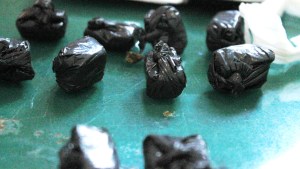 Roca: Tras una persecución secuestraron 100 envoltorios de marihuana y un detenido