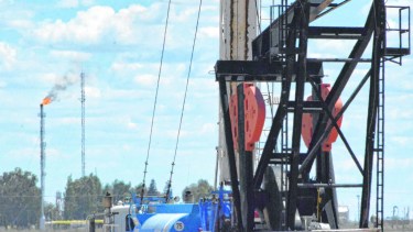 La falta de capacidad en el transporte obligó en los meses de verano a cerrar pozos de gas por no contar con mercado. Foto: Yamil Regules. 