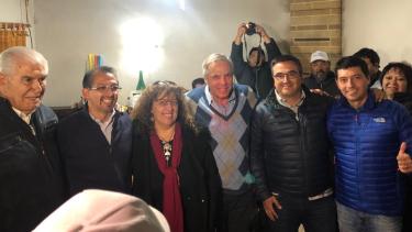 El exgobernador Jorge Sapag, el senador y gremialista Guillermo Pereyra y la concejal recientemente electa Marga Yunes participaron de los festejos junto a Gustavo Suaréz.