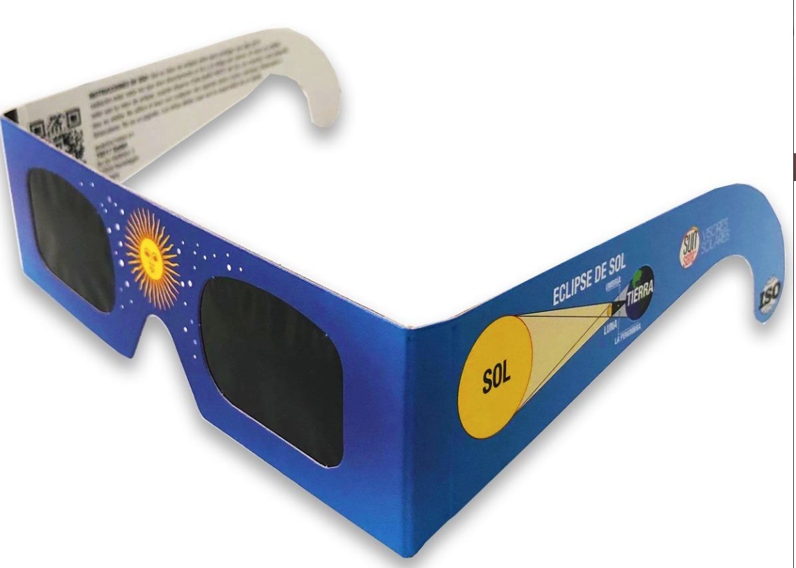 Arranca el eclipse de sol pero los lentes no aparecen en la región