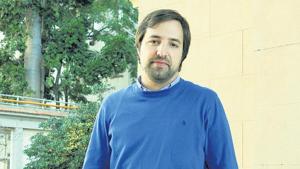 El ex viceministro de Salud Nicolás Kreplak llega a Roca