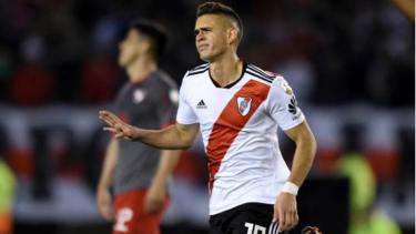 El colombiano Santos Borré reaparece en la delantera de  River.  