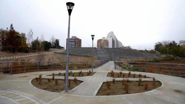 Los grandes parques de Neuquén deberán tener baños públicos