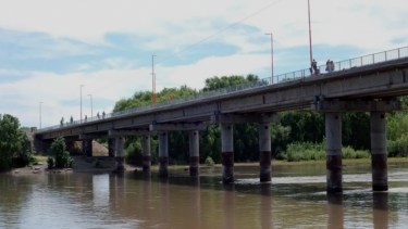 Joven que iba en el auto que cayó del puente de la Isla Jordán podría cobrar 3 millones