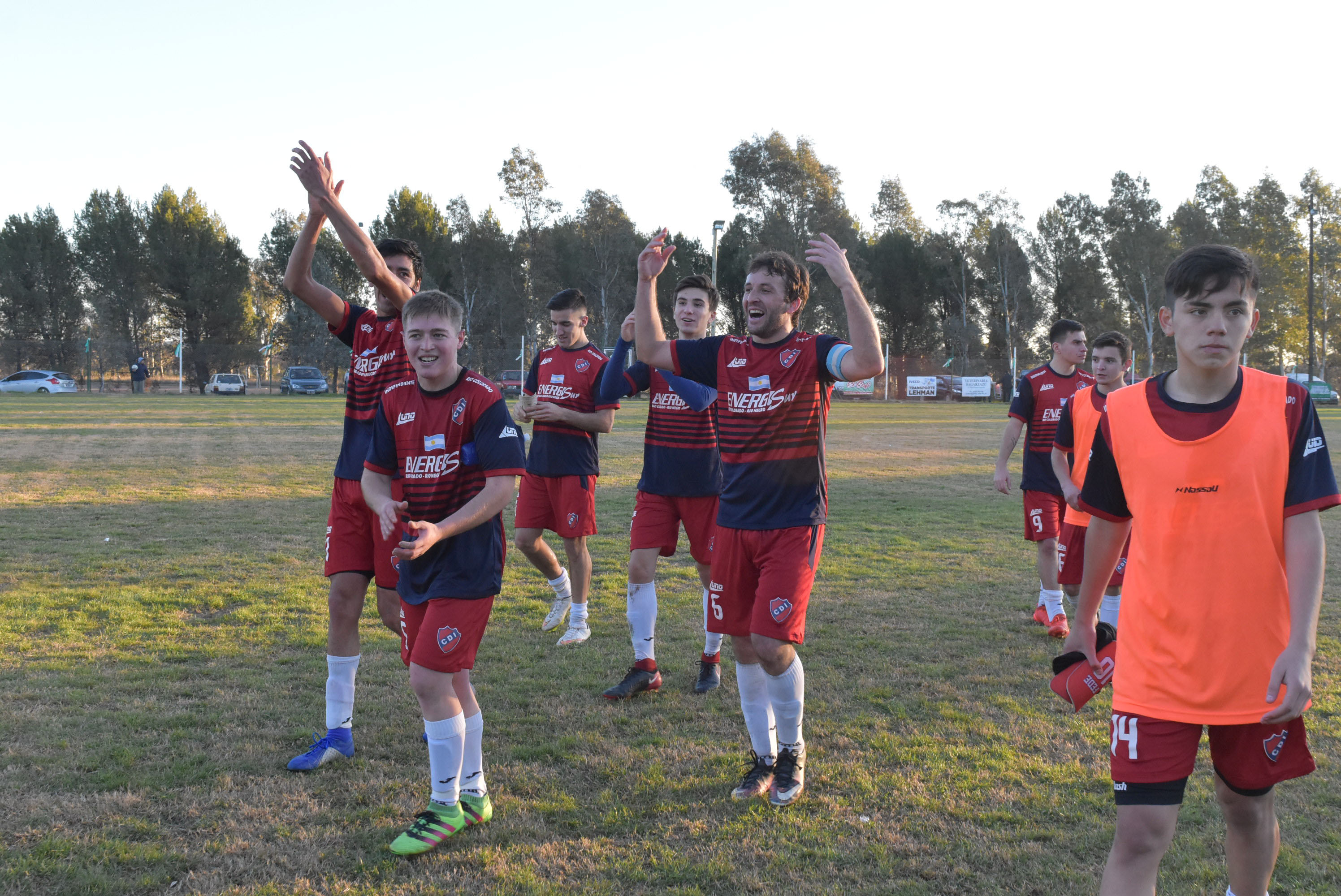 Independiente dio la vuelta en Algarrobo al vencer a Agrario por 2-1. (Foto/Jorge Tanos)