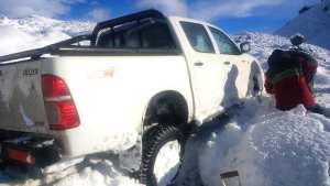 Dramático rescate de un niño enfermo en medio del temporal, en la Región Sur