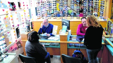 1Caída en las ventas.  Aseguran que el aumento en la facturación se debe a la inflación y no al repunte del sector. (Foto Mauro Pérez) 