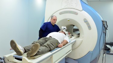 La Clínica Viedma incorporó un nuevo resonador magnético nuclear. Foto: Marcelo Ochoa.