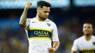 Mauro festeja su doblete. El sábado sigue la gira ante Chivas. (Foto: @BocaJrsOficial)