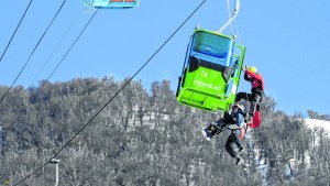 Cómo fue la evacuación de la  telecabina del cerro Catedral