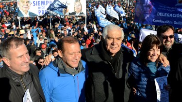 El gobernador Omar Gutiérrez compartió una asamblea petrolera con Guillermo Pereyra en Añelo. 