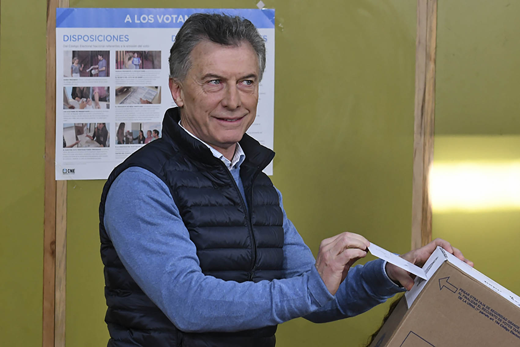 Mauricio Macri hoy emitiendo su voto. Foto: Télam