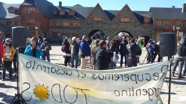 Referentes e la ciencia realizaron un cabildo abierto en Bariloche.