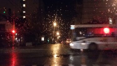 La lluvia golpeará a Bariloche este jueves y hay posibilidad de nevadas durante el viernes. 