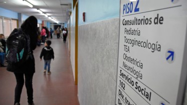 Emiliano, es el nombre que le puso el personal de salud cuando el bebé llegó al hospital Castro Rendon. Foto: Florencia Salto.