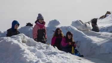En el Teleférico Cerro Otto hay buena nieve para el trineo. Foto: Marcelo Martinez