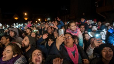 El Centro Cívico estuvo desbordado por una multitud que bailó al ritmo de Damas Gratis. Foto: Marcelo Martinez